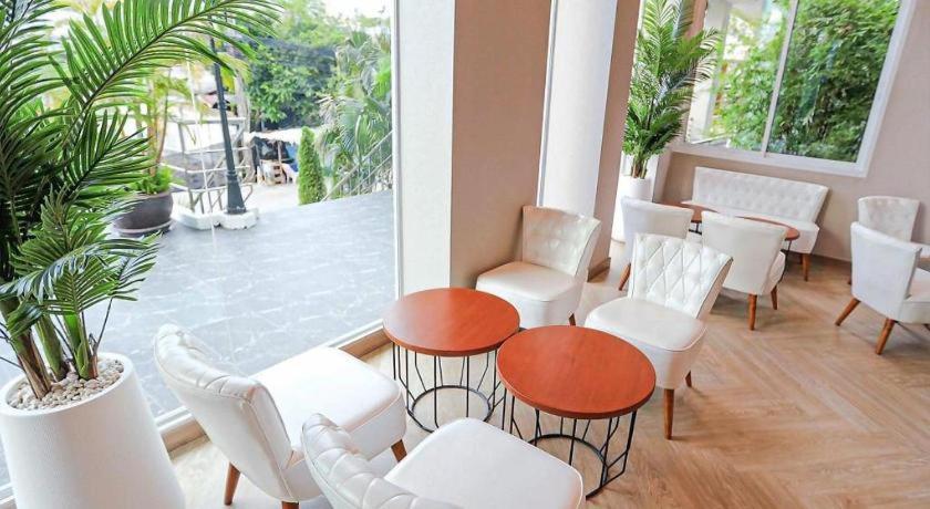B2 Suan Luang Rama 9 Srinakarin 42 Boutique & Budget